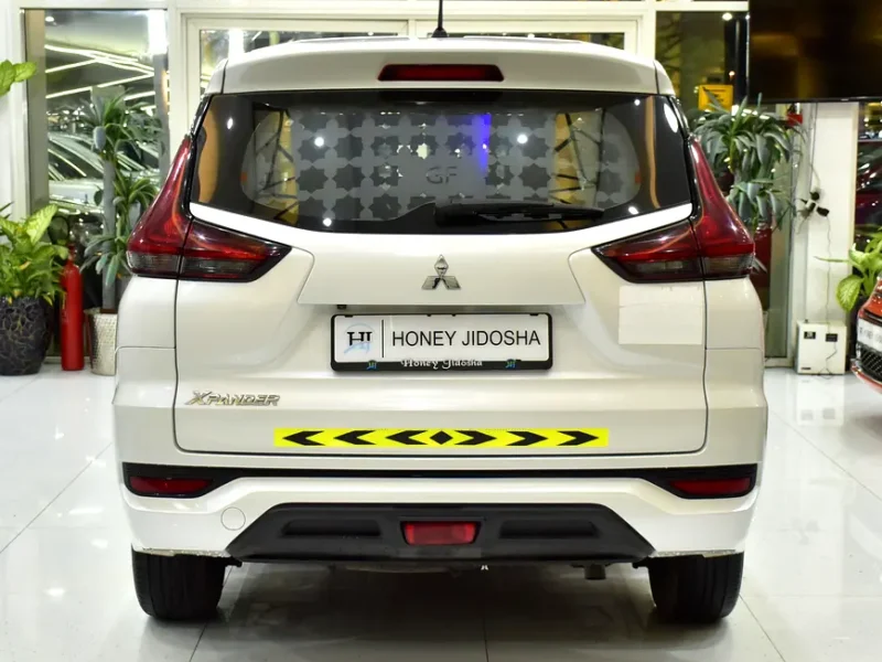 2020 Mitsubishi Xpander GLS 1.5 Litres 4 Cylinders Petrol Engine White Black Crossover
