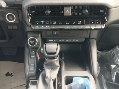 2024 Toyota Prado 2.8-liter Inline 4-cylinder Turbo Diesel Engine Black SUV GCC Specs
