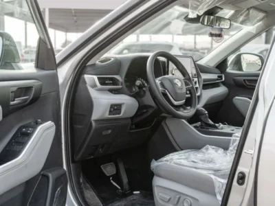 2026 Toyota Highlander LE 2.5L 4-Cylinder Hybrid Engine Silver Grey SUV Automatic GCC