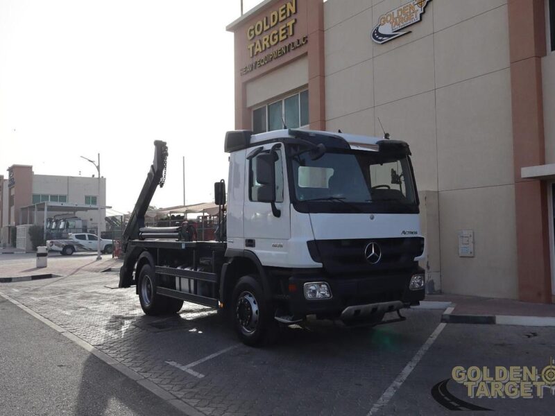 2014 Mercedes Actros 1836 4x2 EPS Gear Skip Loader 6 Cylinder White