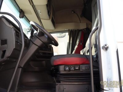 2017 VOLVO FH460 6x2 Double Skip Loader 6 Cylinder Diesel Engine Automatic Gear