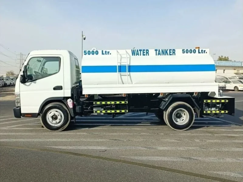 2025 Mitsubishi Fuso Canter 4.2 Litres 4-cylinder Diesel Engine White Black Truck Manual