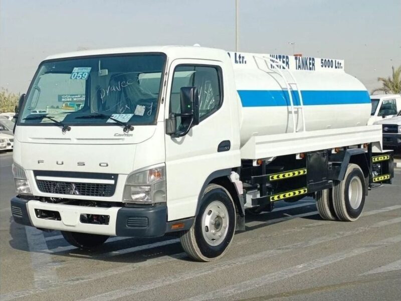 2025 Mitsubishi Fuso Canter 4.2 Litres 4-cylinder Diesel Engine White Black Truck Manual