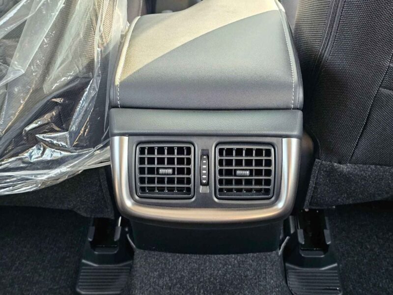 2026 Toyota Hilux 2.4L 4-Cylinder D-4D Turbo Diesel White Black Double Cabin Pickup