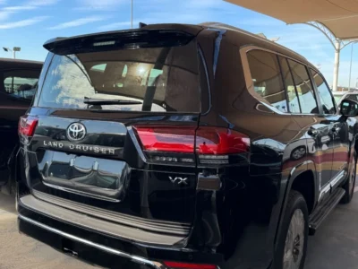 2026 Toyota Land Cruiser 300 VX 4.0-liter V6 Naturally Aspirated Petrol Engine Black SUV GCC