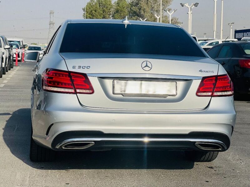 2016 Mercedes-Benz E300 2.0 litre 4-cylinder Turbocharged Petrol Engine Silver Black Sedan