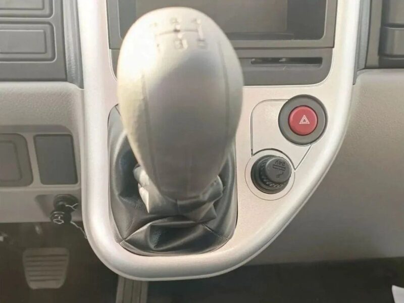 2025 Mitsubishi Fuso Canter 4.2 Litres 4-cylinder Diesel Engine White Black Truck Manual