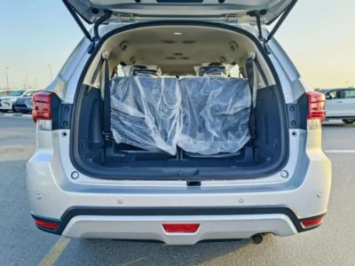 2023 Nissan XTerra SE 2.5 Litre n-line 4-cylinder Petrol Engine Silver Black SUV