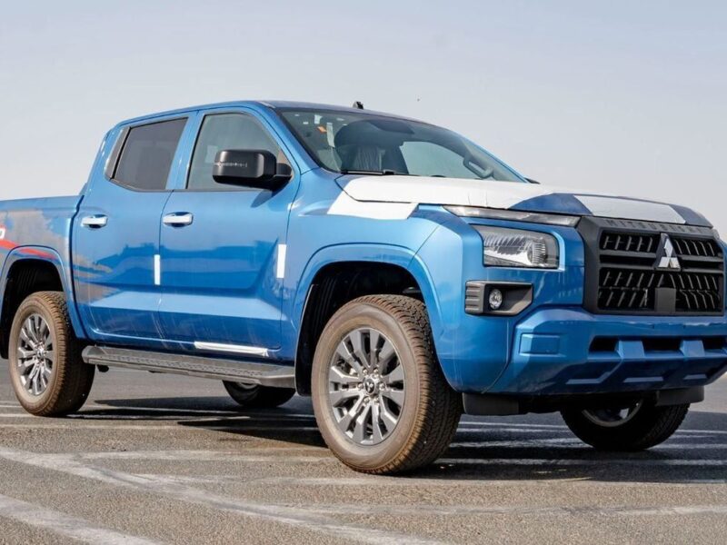 2026 Mitsubishi L200 GL 2.4-liter 4-cylinder Petrol Engine Blue Black Pickup Truck MT