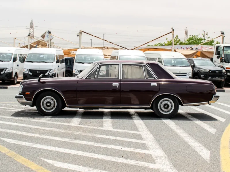 1989 Toyota Century 4.0 Liters 8 Cylinders Petrol Engine Dark Brown Maroon Luxury Sedan