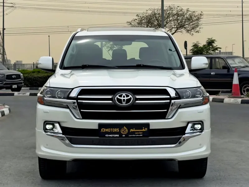 2020 Toyota Land Cruiser GXR V6 Grand Touring 4.0 Litres V6 Petrol Engine White Brown SUV