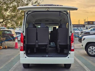 2019 Toyota Hiace GL 2.8L 4 Cylinder Turbodiesel Engine White Beige Passenger Van GCC