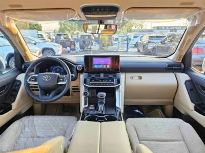 2025 Toyota Land Cruiser GXR 3.5L V6 Twin Turbo Petrol Engine White Beige SUV GCC