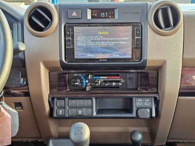 2025 Toyota Land Cruiser 70 2.8 Litres Turbodiesel 4-cylinder Engine White Brown SUV GCC