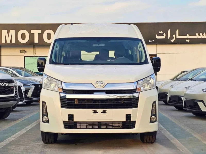 2019 Toyota Hiace GL 2.8L 4 Cylinder Turbodiesel Engine White Beige Passenger Van GCC
