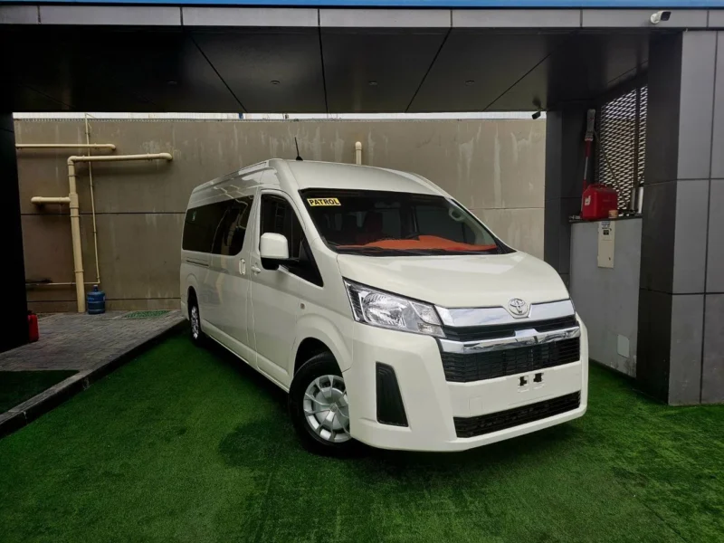 2022 Toyota Hiace GL 3.5 Litres V6 Petrol Engine White Red Passenger Van GCC Specs