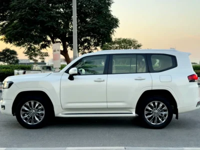2024 Toyota Land Cruiser GXR 4.0 Litres V6 Petrol Engine White Beige SUV GCC Specs
