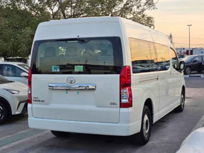 2019 Toyota Hiace GL 2.8L 4 Cylinder Turbodiesel Engine White Beige Passenger Van GCC