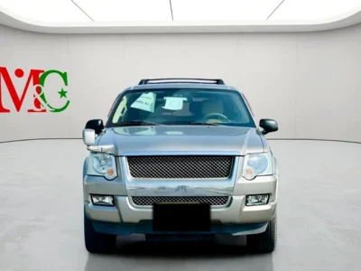 2008 Ford Explorer XLT 4.0 Litres V6 Petrol Engine Silver Beige SUV Automatic Clean Car