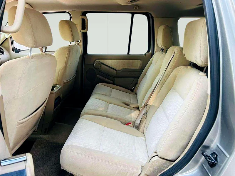 2008 Ford Explorer XLT 4.0 Litres V6 Petrol Engine Silver Beige SUV Automatic Clean Car