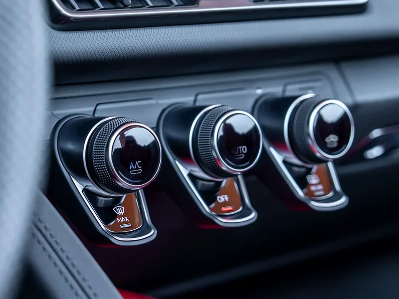 2023 Audi R8 Spyder 5.2-liter V10 PERFORMANCE Green Red Luxury Sports Car