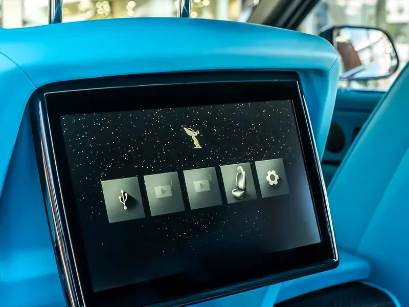 2026 Rolls-Royce Cullinan Black Badge 6.75-liter 12-cylinder Petrol Engine Black Blue SUV
