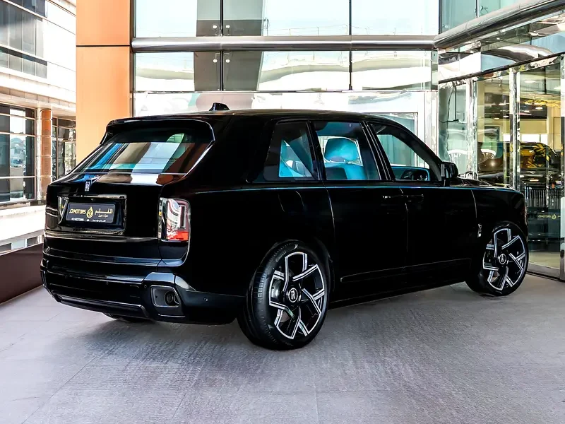 2026 Rolls-Royce Cullinan Black Badge 6.75-liter 12-cylinder Petrol Engine Black Blue SUV