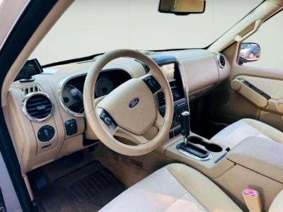 2008 Ford Explorer XLT 4.0 Litres V6 Petrol Engine Silver Beige SUV Automatic Clean Car