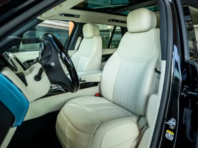 2025 Land Rover Range Rover Vogue HSE 4.4-liter Twin-Turbo V8 Engine Black White SUV