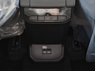 2026 Toyota Highlander LE 2.5L 4-Cylinder Hybrid Engine Black Grey SUV