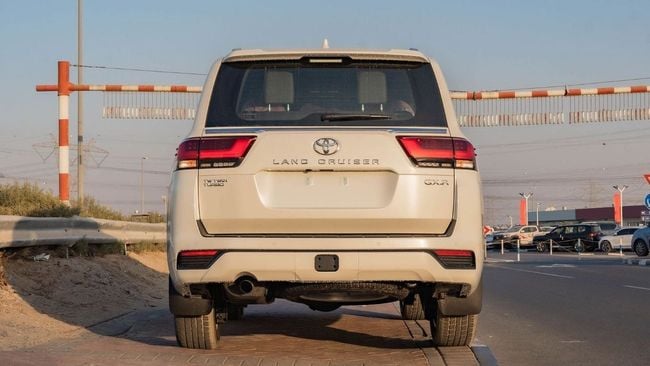 2026 Toyota Land Cruiser 300 GXR 3.3L V6 Twin Turbo Diesel Engine White Black SUV GCC Specs