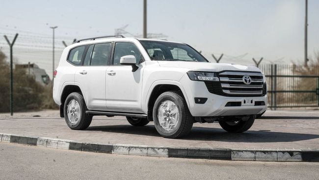 2026 Toyota Land Cruiser GXR 4.0 Litres V6 Petrol Engine White Black SUV GCC Specs