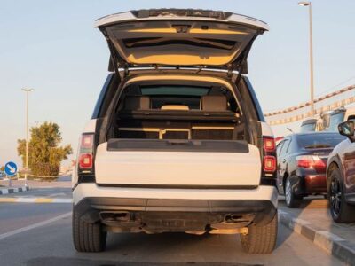 2020 Land Rover Range Rover Vogue 5.0-liter V8 Supercharged Engine White Beige SUV