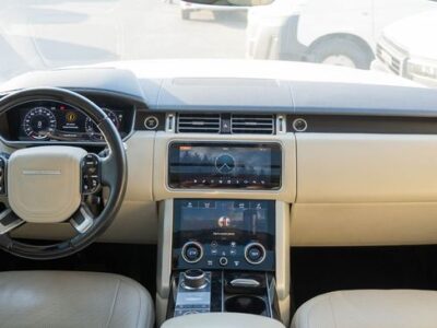 2020 Land Rover Range Rover Vogue 5.0-liter V8 Supercharged Engine White Beige SUV