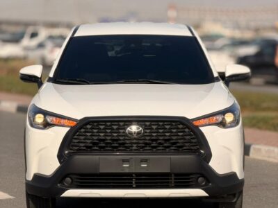 2022 TOYOTA Corolla Cross 2.0 Litres V4 petrol Engine White Black SUV Automatic