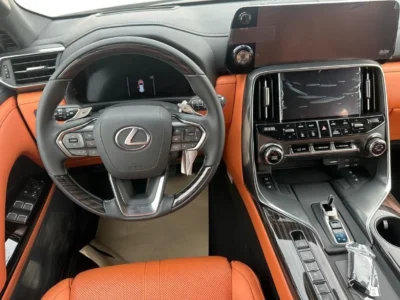 2026 Lexus LX700h VIP 3.5L Twin-Turbo V6 Hybrid Engine Green Tan SUV GCC Specs
