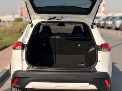 2022 TOYOTA Corolla Cross 2.0 Litres V4 petrol Engine White Black SUV Automatic
