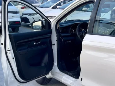 2026 Suzuki Ertiga GLX 4 Cylinder Petrol Engine White Black MPV GCC Specs