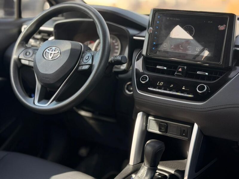 2022 TOYOTA Corolla Cross 2.0 Litres V4 petrol Engine White Black SUV Automatic
