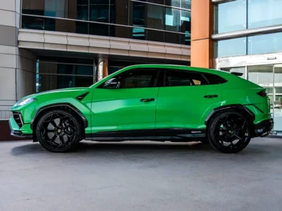 2024 Lamborghini Urus Performante 4.0L twin-turbo V8 Petrol Engine Green Black SUV