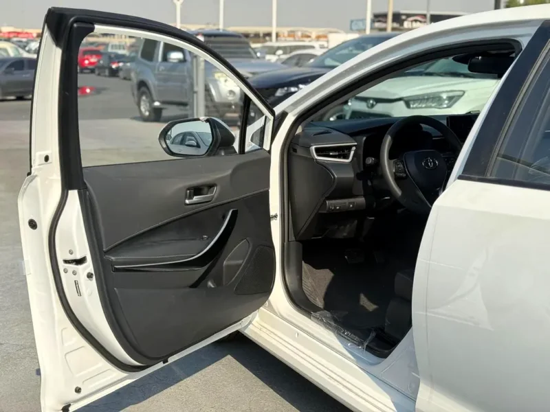 2025 TOYOTA COROLLA 1.8L 4 Cylinders HYBRID Engine White Black Sedan Automatic