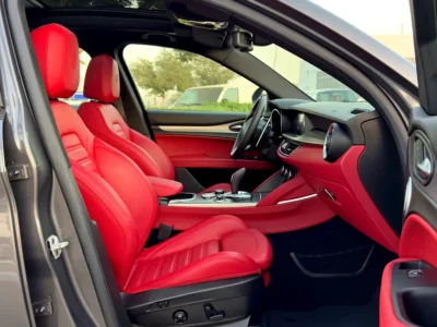 2022 Alfa Romeo Stelvio Veloce 2.0 Litres 4-cylinder Turbo Engine Grey Red Crossover