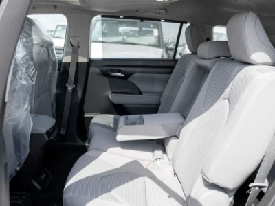 2026 Toyota Highlander GLE 2.5L 4-Cylinder Hybrid Engine Grey SUV GCC Specs