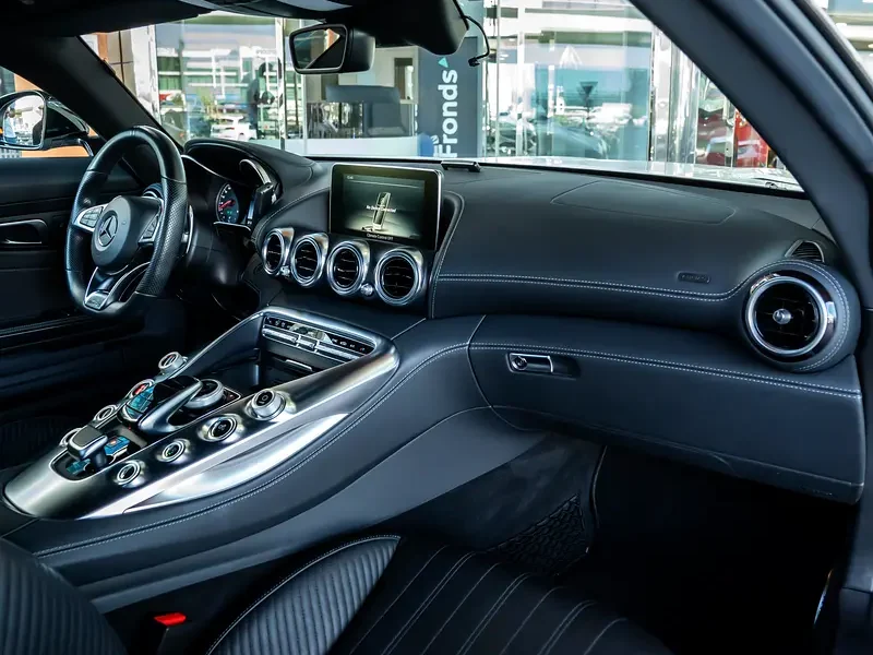 2016 Mercedes-Benz AMG GT 4.0L twin-turbo V8 Petrol Engine White Black Sports Car