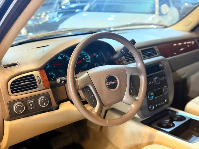 2014 GMC Yukon Other 5.3 Litres V8 Petrol Engine Black Beige SUV GCC Specs
