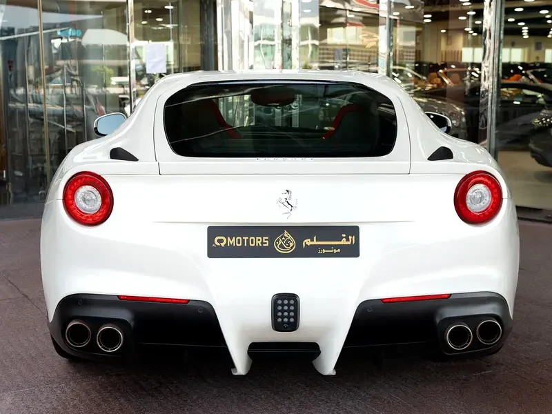 2017 Ferrari F12 Standard 6.3-liter Naturally Aspirated V12 White Red Sports Car GCC