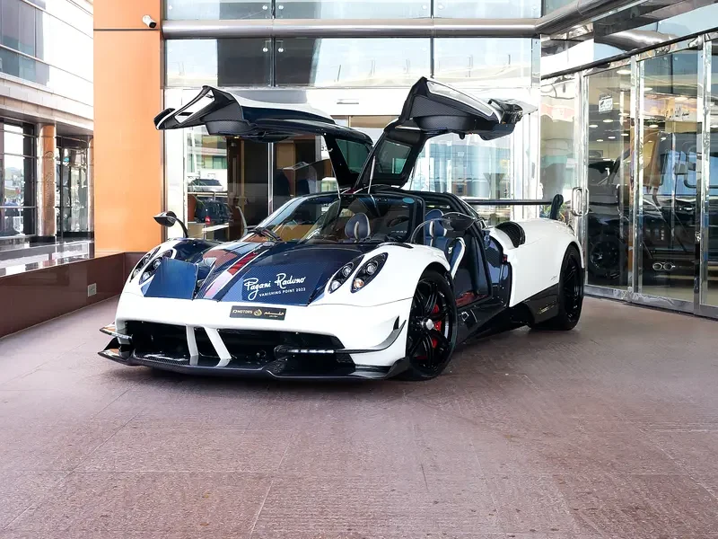 2018 Pagani Huayra BC 19 6.0 Liters V12 Petrol Engine White Blue Sports Car