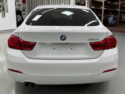 2019 BMW 420i Gran Coupe 2.0L turbocharged 4-cylinder Petrol Engine White Black Sedan