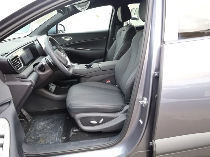 2025 BYD Sealion 06 DM-i 1.5 litres 4 Cylinder Plug in Hybrid Engine Grey Black SUV