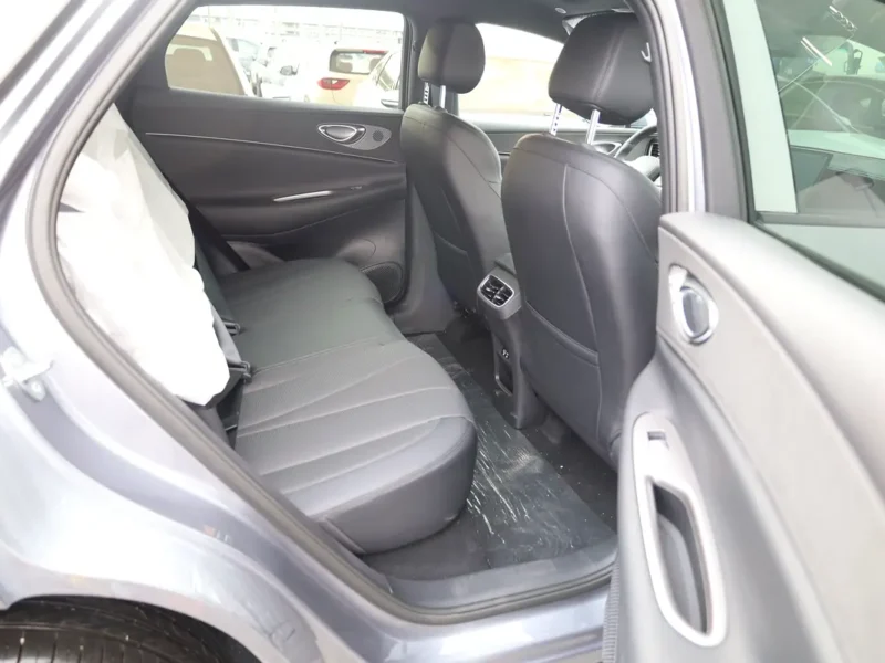 2025 BYD Sealion 06 DM-i 1.5 litres 4 Cylinder Plug in Hybrid Engine Grey Black SUV